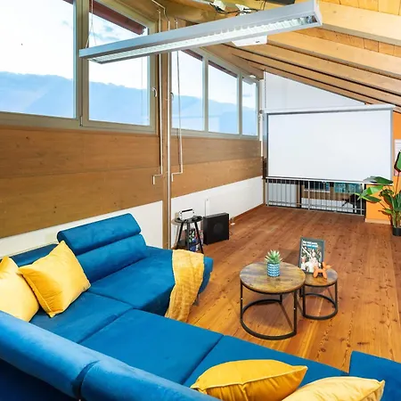 빌라 Alpine Clubhouse Wellness-entertainment-villa 바일하임인오베르바이엠