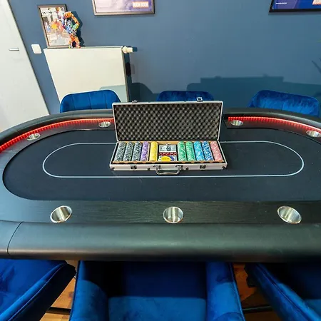 빌라 Alpine Clubhouse Wellness-entertainment-villa